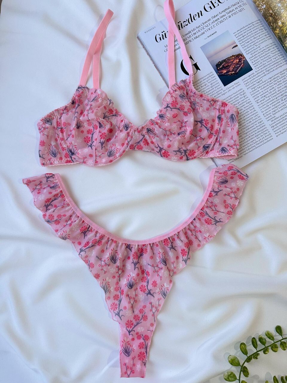 Pinterest Model Tül Sütyen Fırfırlı String Takım - Pudra
