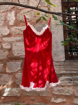 Kadife Askılı Dantelli Babydoll Gecelik - Kırmızı