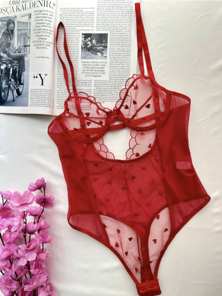 Kalp Desenli Balenli Transparan Bodysuit - Kırmızı