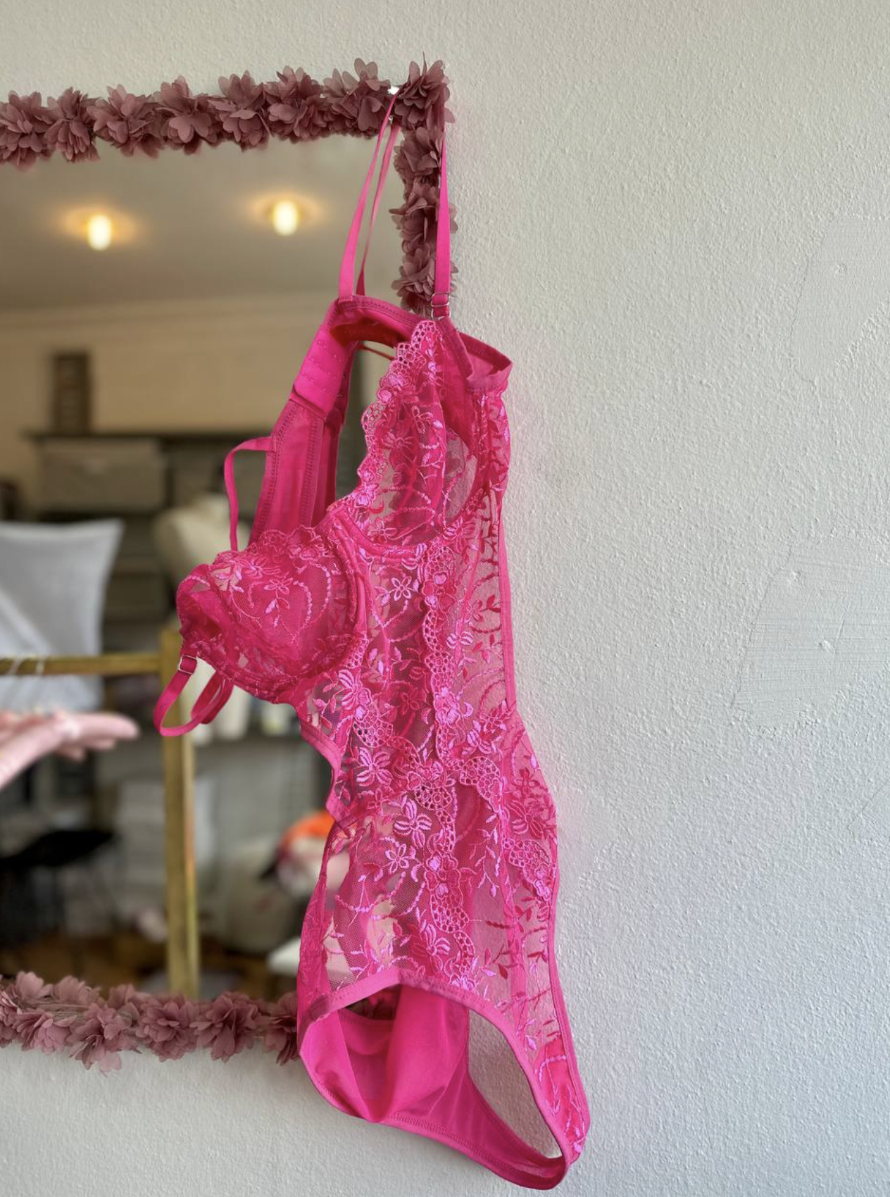 Dantel İşlemeli Balenli Transparan Bodysuit - Neon Pembe