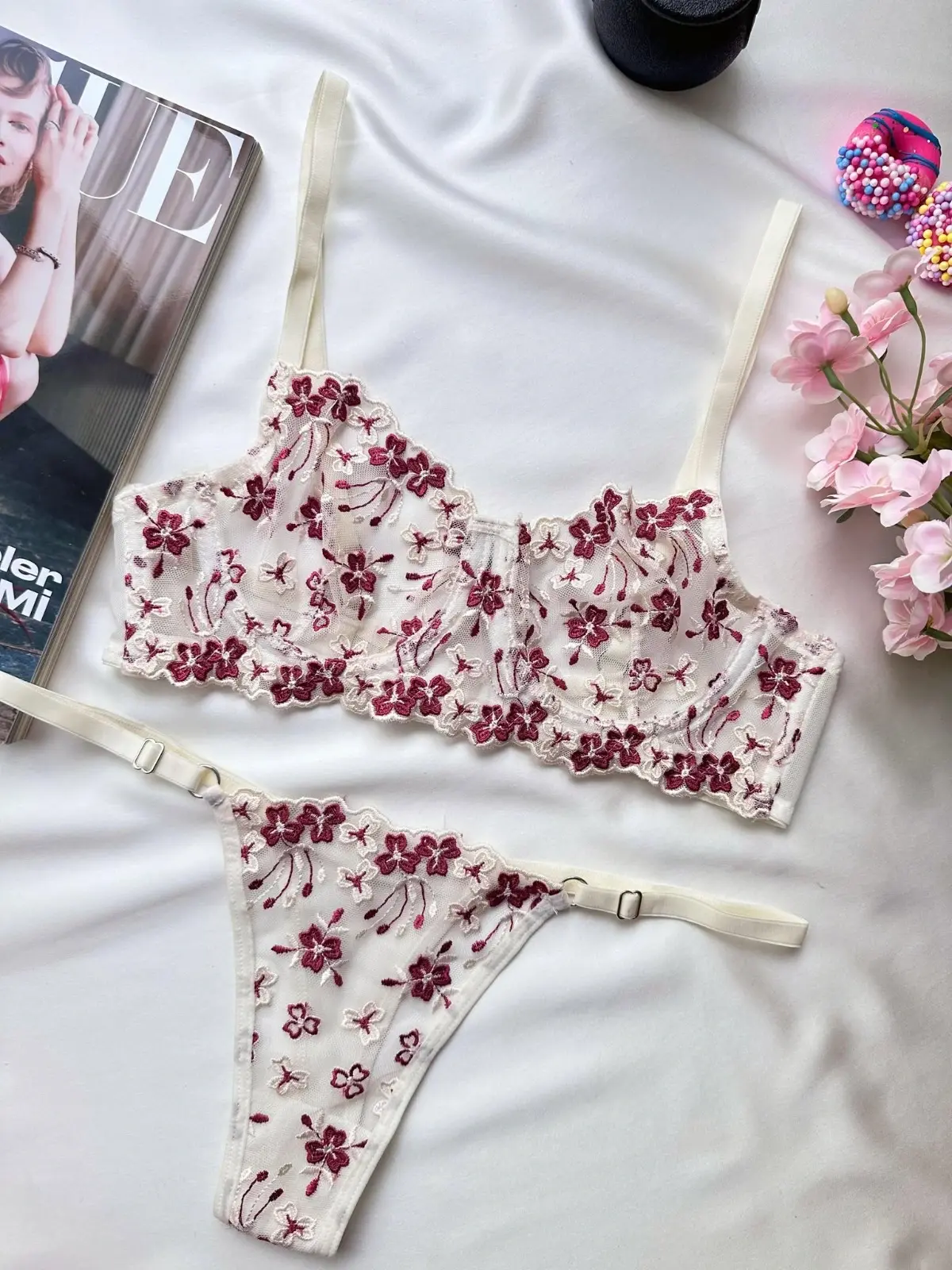 Çiçek Nakışlı Transparan Sütyen & Tanga Takımı - Bordo Ekru
