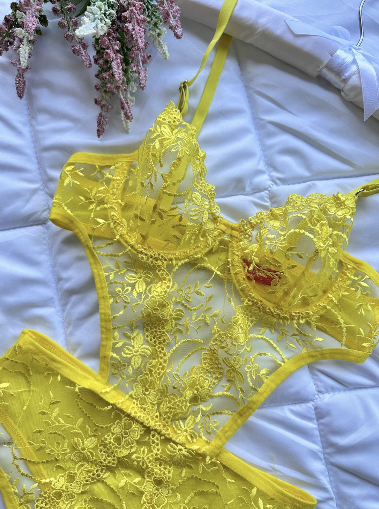 Dantel İşlemeli Balenli Transparan Bodysuit - Sarı