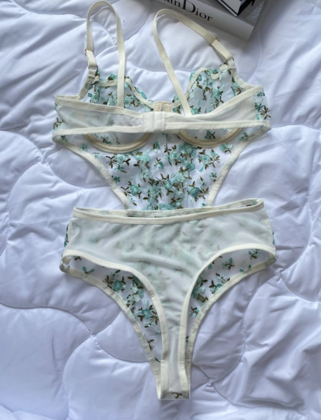 Çiçek Nakışlı Transparan Bodysuit – Ekru Mavi Romantik Tek Parça İç Çamaşırı