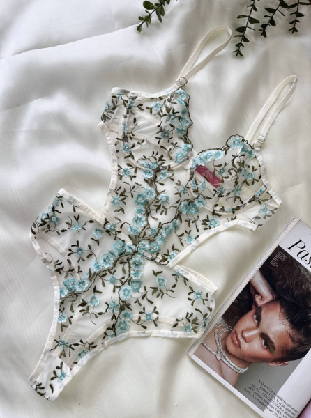 Çiçek Nakışlı Transparan Bodysuit – Mavi Zarif Tek Parça İç Çamaşırı
