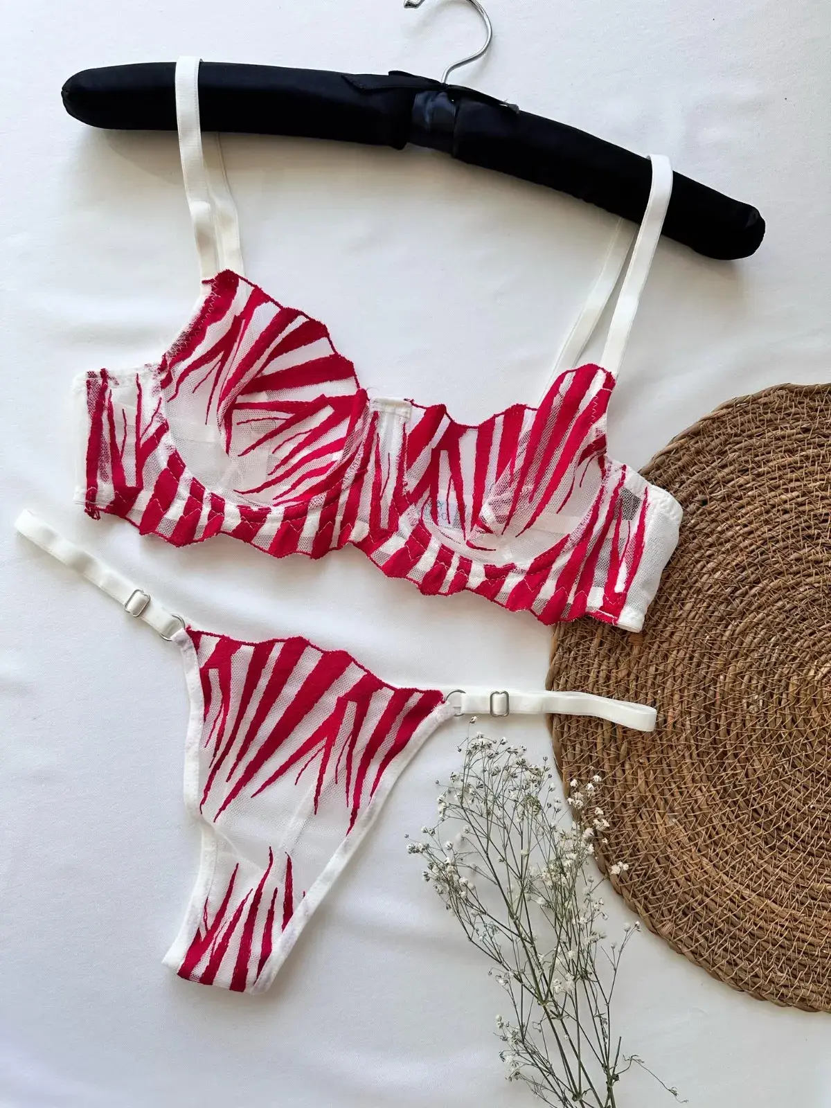 Zebra Desenli Transparan Sütyen & Tanga Takımı - Beyaz Kırmızı