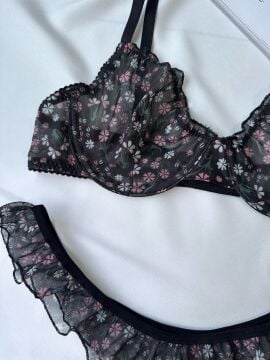 Pinterest Model Tül Sütyen Fırfırlı String Takım - Siyah