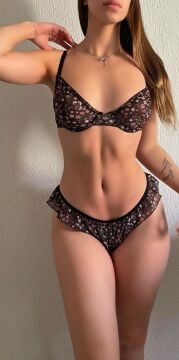 Pinterest Model Tül Sütyen Fırfırlı String Takım - Siyah