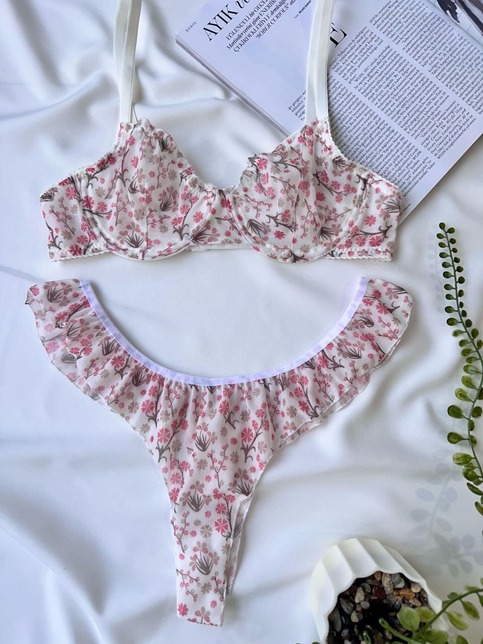 Pinterest Model Tül Sütyen Fırfırlı String Takım - Ekru