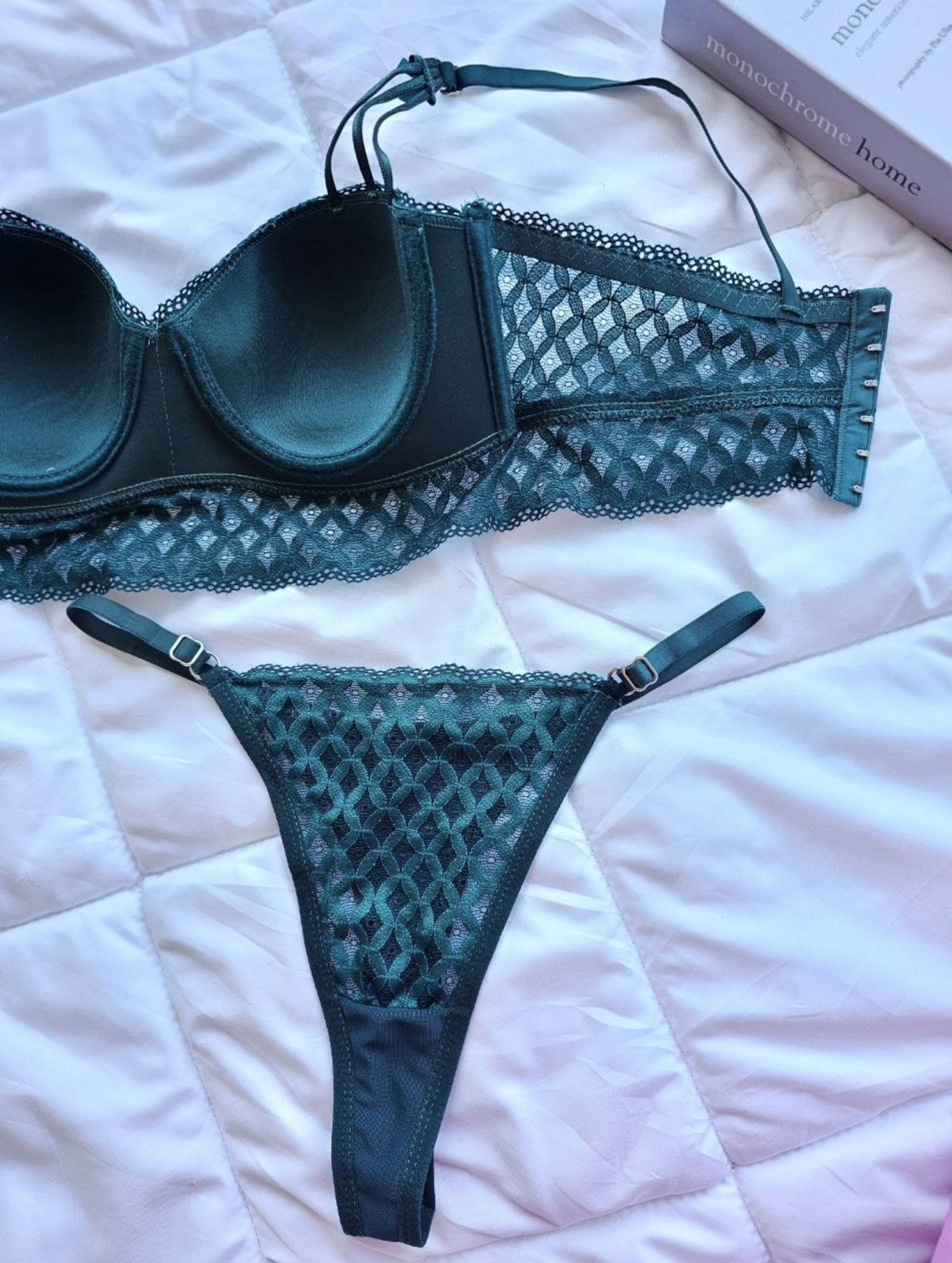 Lotus Modeli Desteksiz B Cup Dantelli Sütyen Külot Takımı - Yeşil