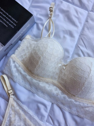 Lotus Modeli Desteksiz B Cup Dantelli Sütyen Külot Takımı - Ekru