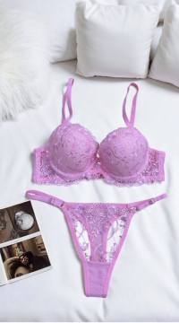 Pembe Çiçek Desenli Dantel Sütyen & Tanga Takımı