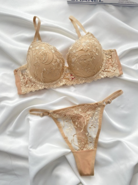 Ten Çiçek Desenli Dantel Sütyen & Tanga Takımı