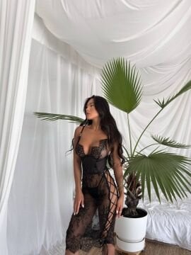 Midnight Allure – Transparan Dantel Bağcıklı Fantezi Elbise