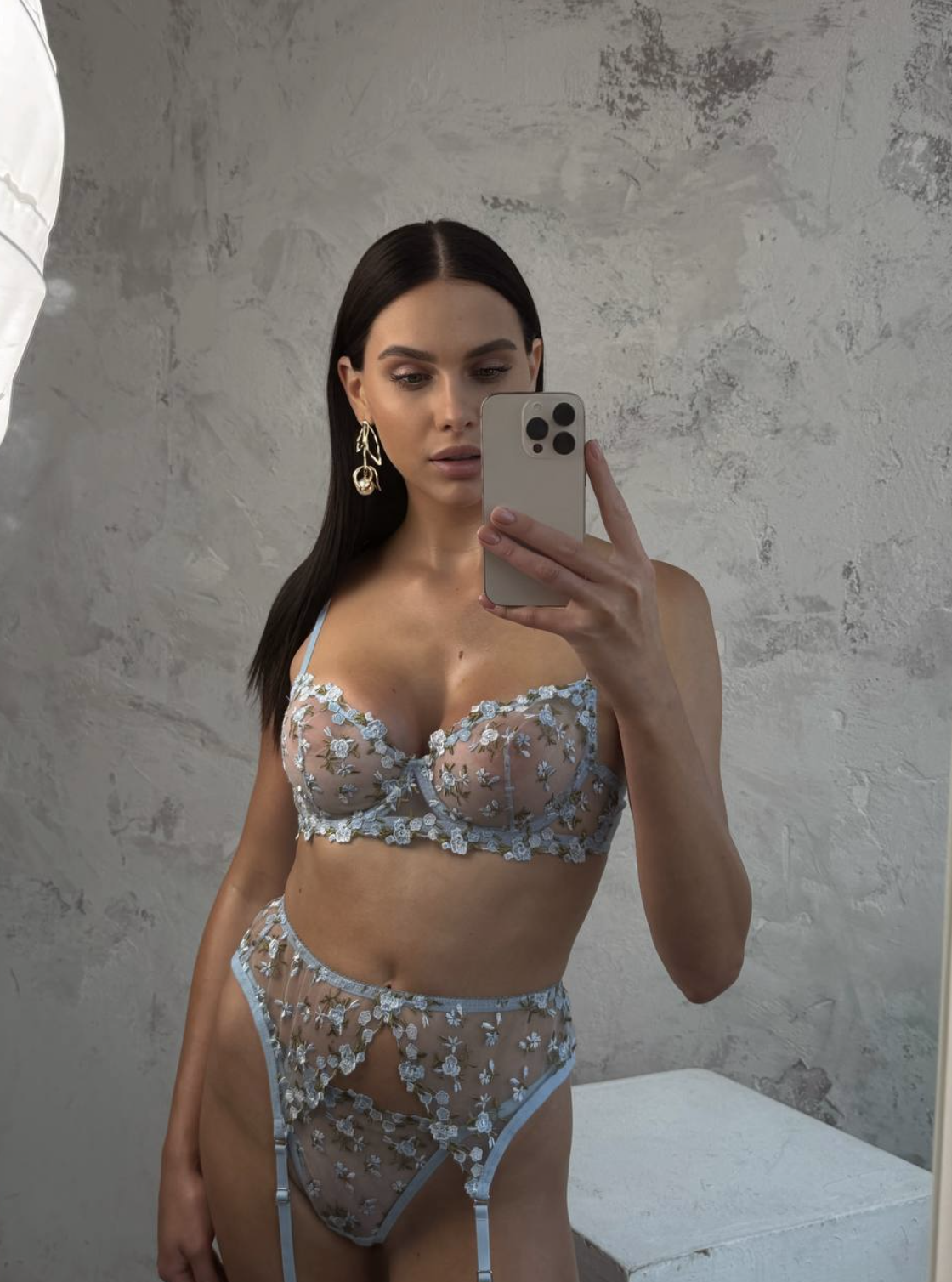 Çiçek Nakışlı Dantelli Jartiyer Takımı - Mavi